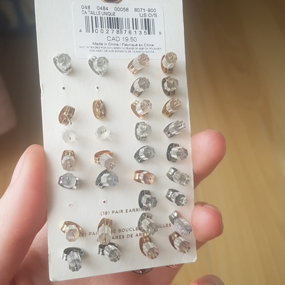 NEW Earrings - Picture 2 of 3